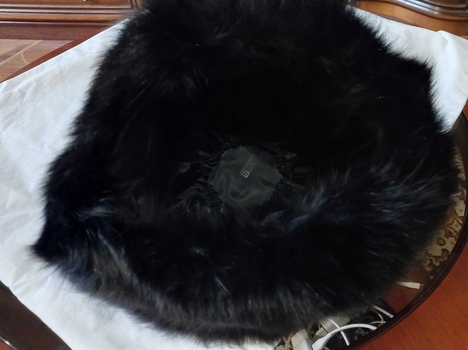 Жіноча шапка пісець