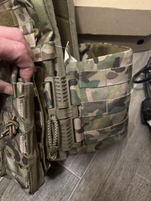 Продам плитоноску.