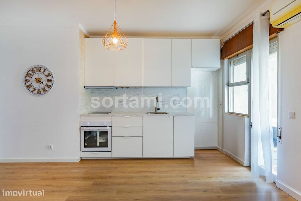 Apartamento T0 Venda em Quarteira,Loulé