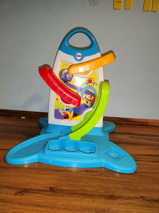 Zjeżdzalnia fisher price jak nowa interantywna zabawki dla dzieci