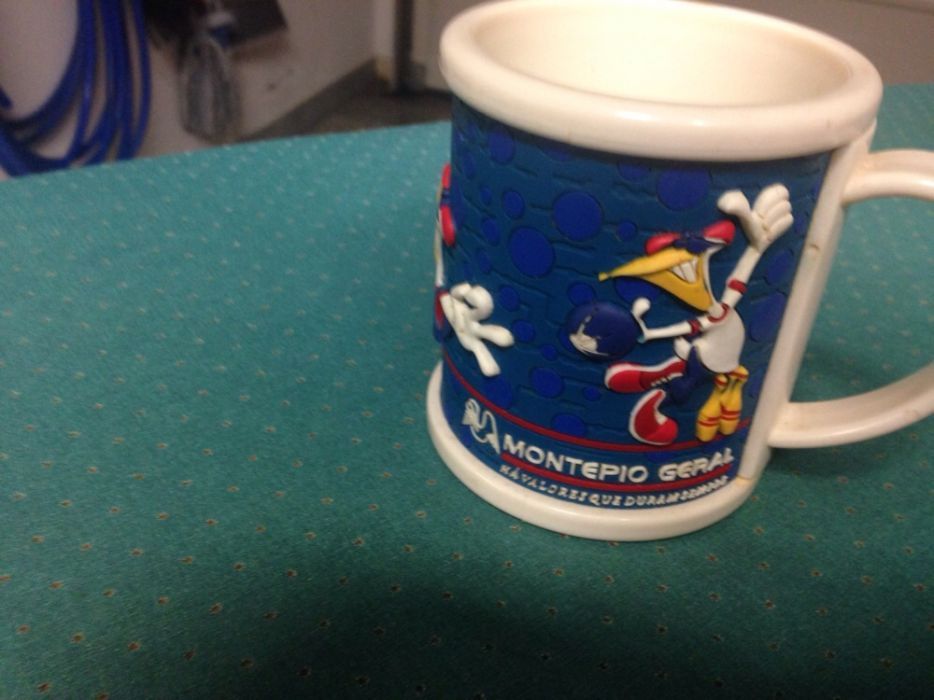Pack caneca, base do Montepio ,porta chaves e medalha