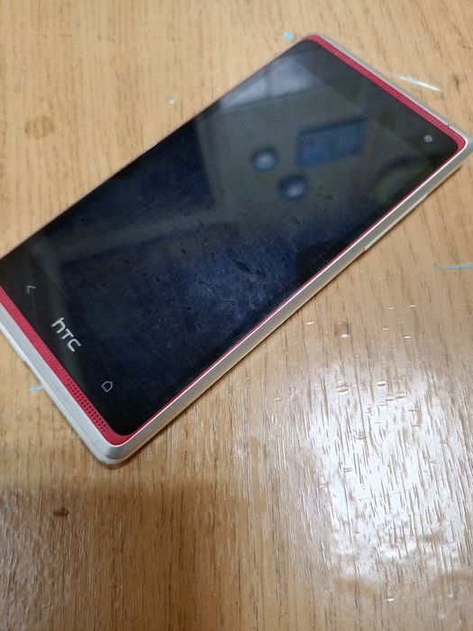 HTC Desire 600 на запчасти(идеальный корпус, экран,рабочая батарея)