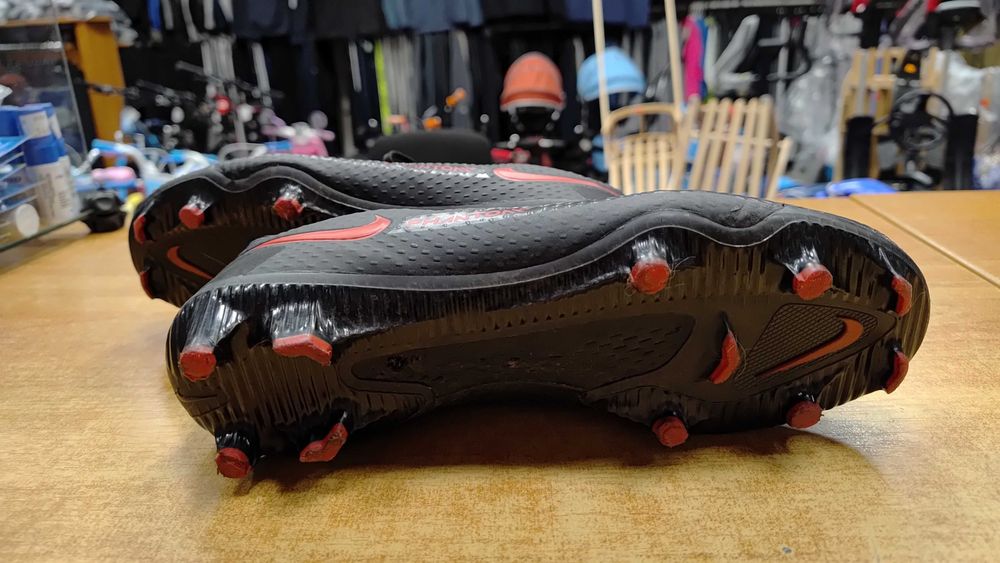 Buty piłkarskie Nike ( korki )