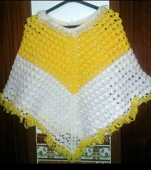 Ponchos xailes novos. Lenços