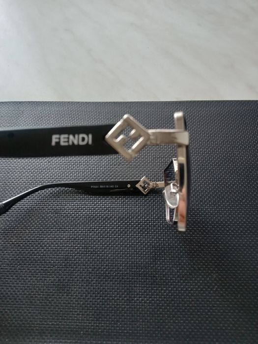 Солнцезащитные очки Fendi Diamonds
