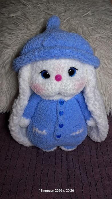 Зайка з плюшу, ручна робота.