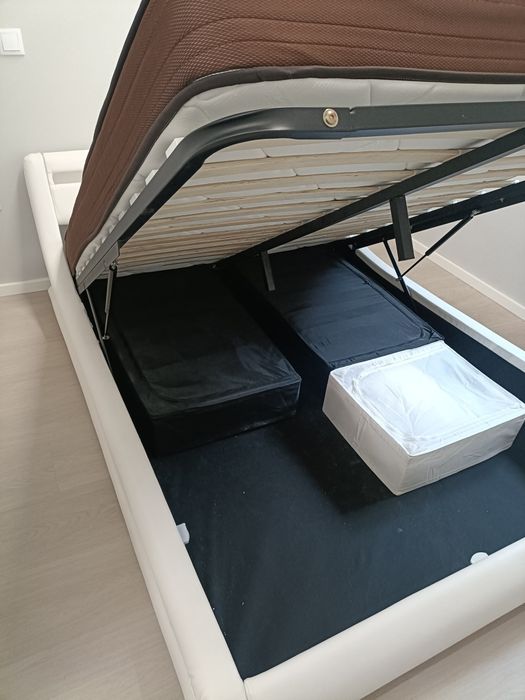 Cama de casal com led, completa