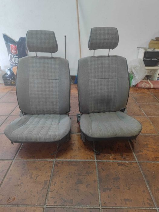 Toyota Corolla E80 Bancos