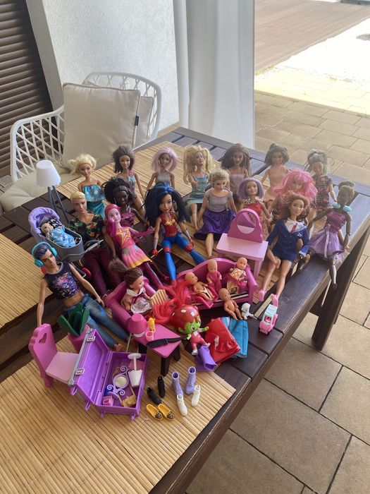 Lalki Barbie Zestaw: meble, buty, ciuszki, wózek