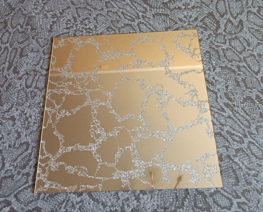 Дзеркальна інтерьерна  плитка з серебристим павутинням