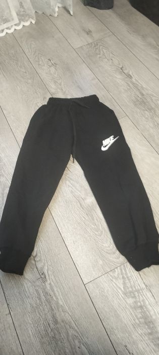 Джинси та штани на дівчинку