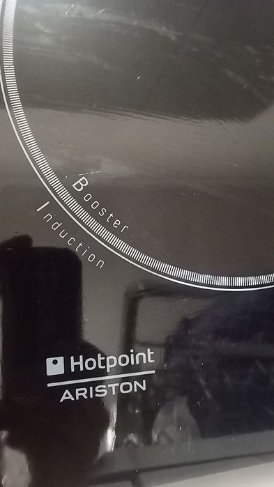 Placa de indução Hotpoint Ariston modelo KIB 644 C E