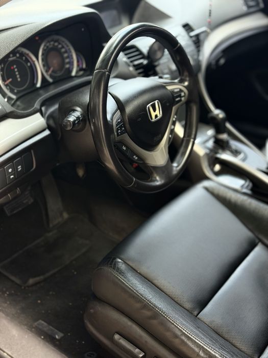 Honda accord 8 2л