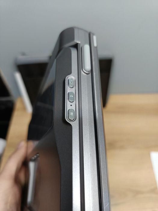 Potrójny monitor do laptopa 14" 1200p full HD