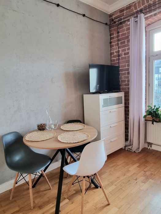 Komfortowy apartament w centrum, parking, wifi.