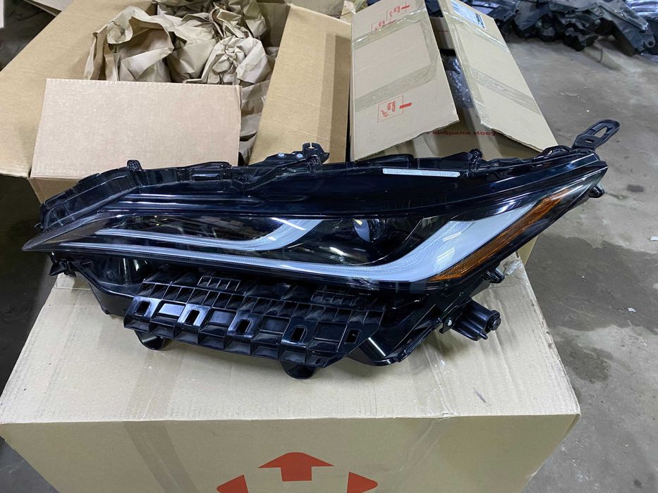 ОРИГІНАЛ Фара ліва Toyota Venza (2021–2023, США) LED