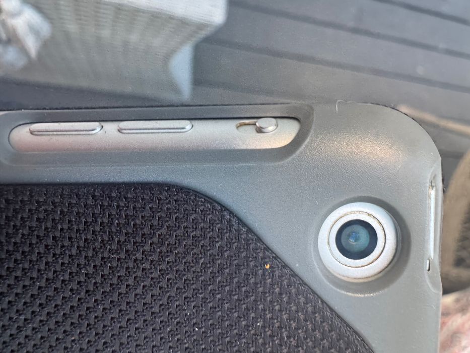 iPad Apple model MD543FD/A używany z etui