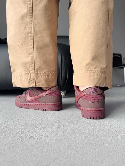 Nike Sb Dunk Low City Of Love Burgundy