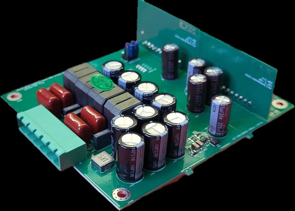 Усилительный модуль PTERO STEREO  v1_032 на радиаторе