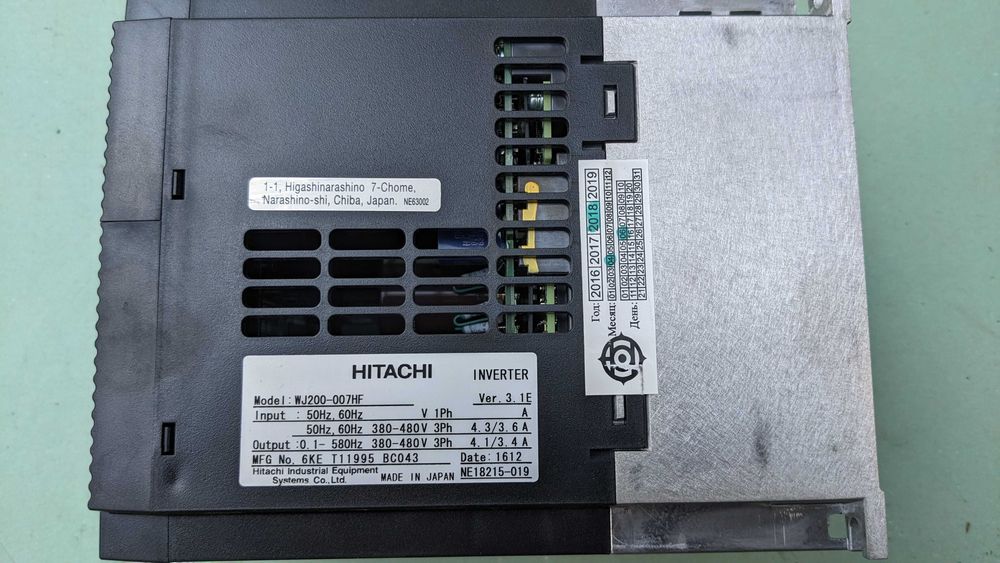 Продам частотный преобразователь Hitachi WJ200-004HF
