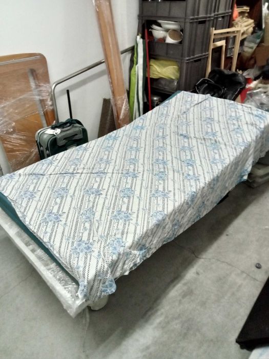 Cama articulada para pessoas acamadas64552386910467120