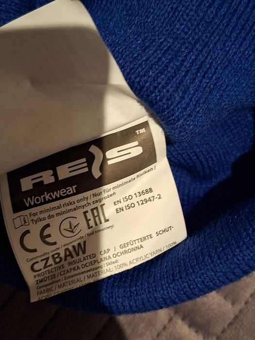 Nowa czapka chłopięca