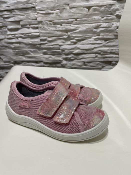 Ciapki, buty, pantofle, adidasy