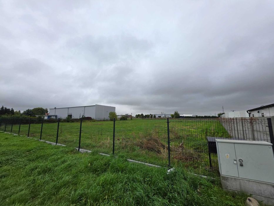 WYNAJMĘ DZIAŁKĘ / PLAC W OBORNIKACH PRZY UL. POLNEJ - 4000 M. Blisko centrum. Teren ogrodzony. - Widok 3