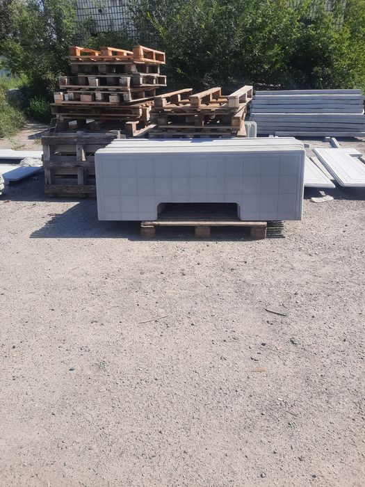 Плиты противоусадочные под памятник 1500  грн комплект