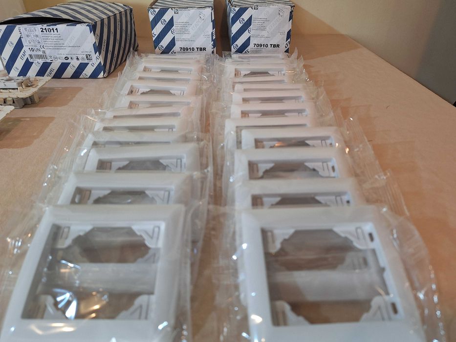 Espelhos de Interruptor Efapel - ref. 70910 TBR