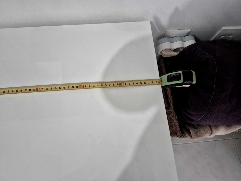 Mesa de cozinha com cadeiras