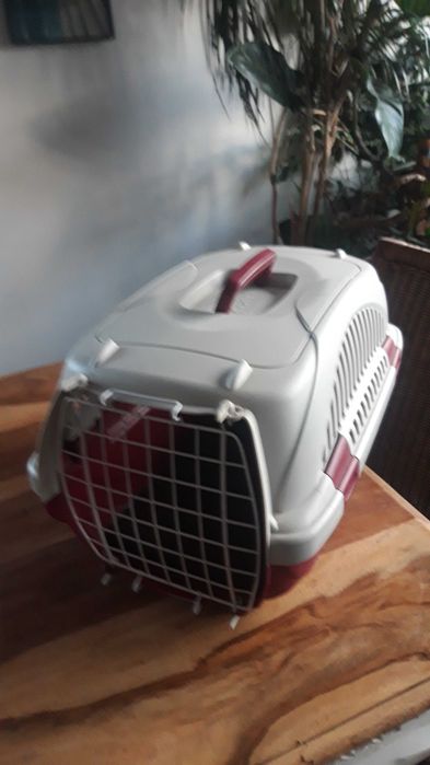 Klatka do transportu kota  lub psa Ferplast de lux