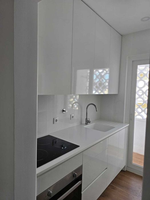 VENDA MÓVEIS DE COZINHA , roupeiros, móveis por medida