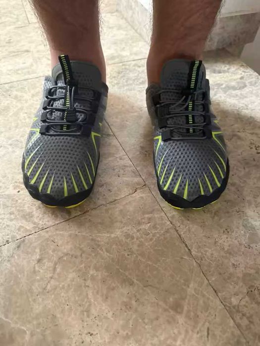 Szybkoschnące buty około wodne