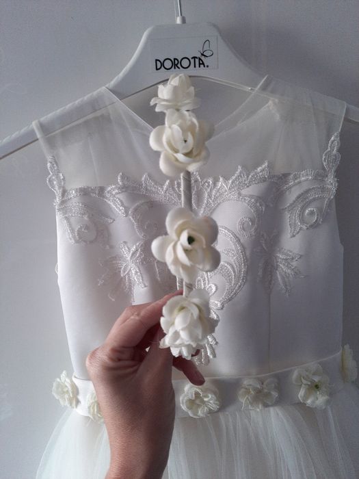 Elegancka sukienka r.116/122 ecru