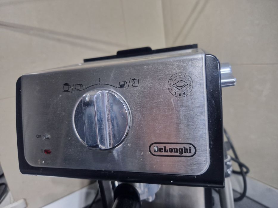 Ekspres ciśnieniowy do kawy Delonghi