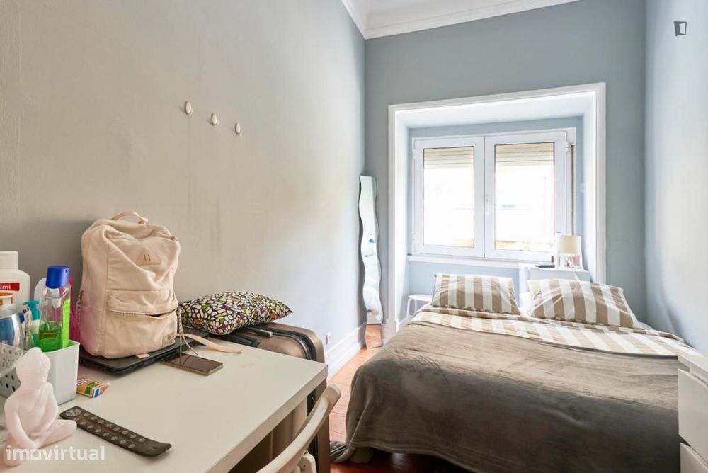 Quarto - localizado em Entrecampos Lisbon
