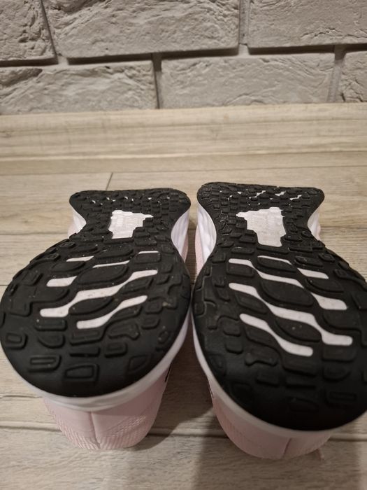 Adidasy Nike, rozm. 40