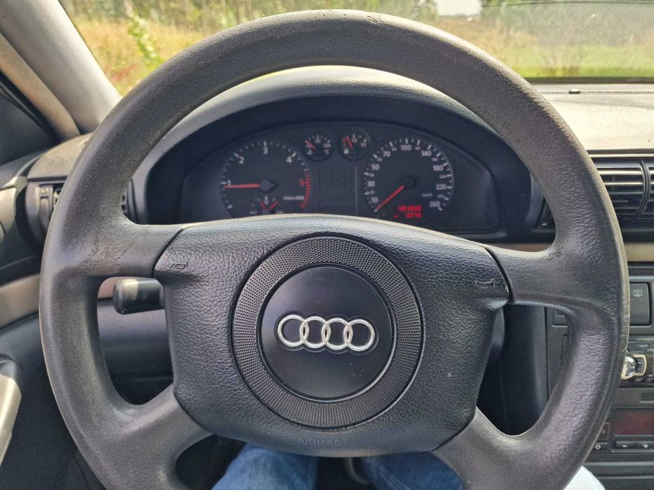 Audi A4 1.9 TDI Sport (Tipo B5) - Cor Azul - Ano 1998