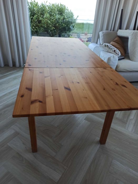 Stół sosnowy Ikea z krzesłami