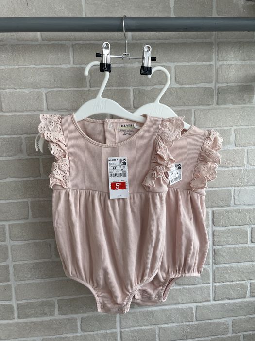 Рожеве боді розовое боди Kiabi двійні дівчинки 2 роки девочки святкове