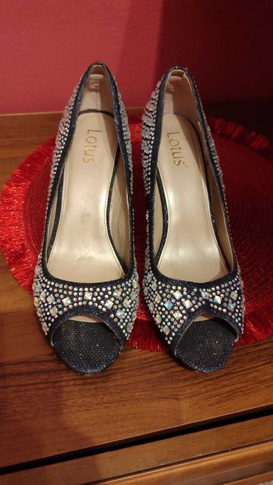 Szpilki granatowe  40 rozmiar