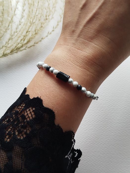 Bransoletka i pierścionek, kamienie naturalne Turmalin Howlit Biały