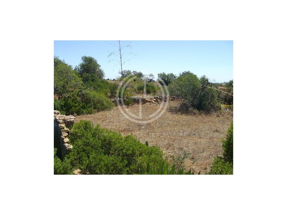 Terreno com Vista Mar em Quatrim Norte — Quelfes, Faro