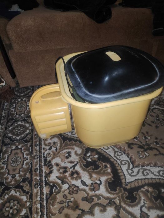 Продається пральна машинка б/у Малютка. В гарному стані!