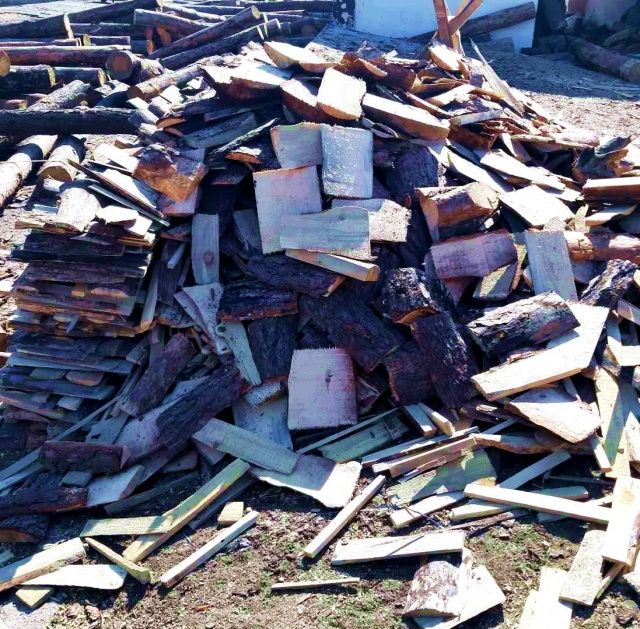 Продам дрова сосна (обрезки строительные)