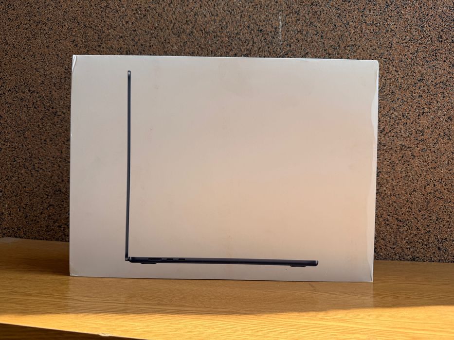 MacBook Air 15" M4 16/256Gb Midnight (MW1L3)