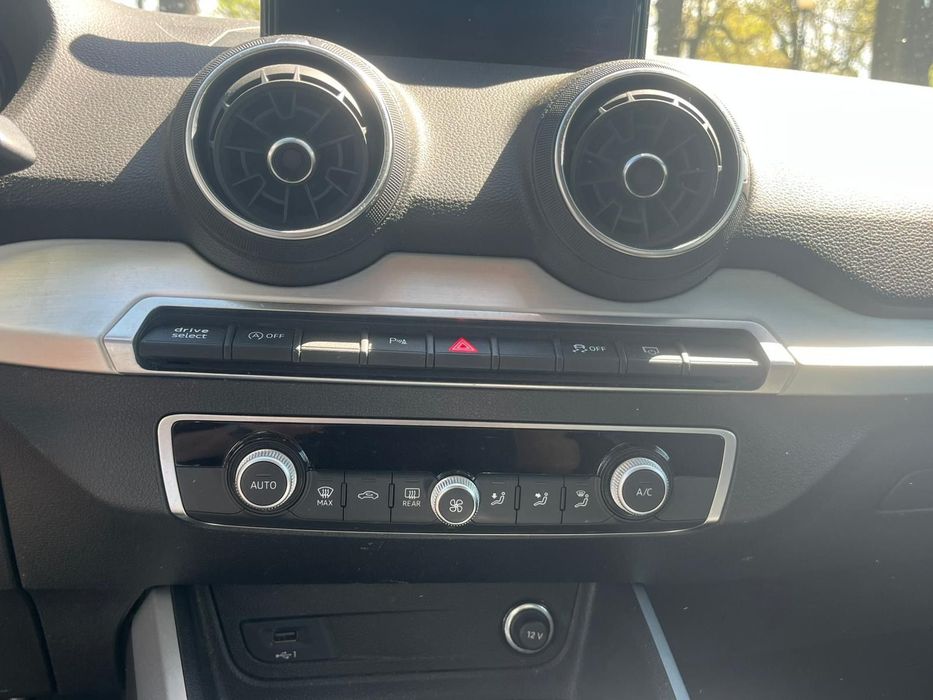 Audi Q2 1.5 150PS  S-line S-tronic Full Led