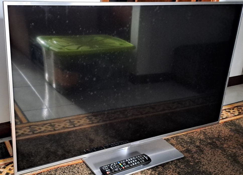 LCD  T V  Panasonic