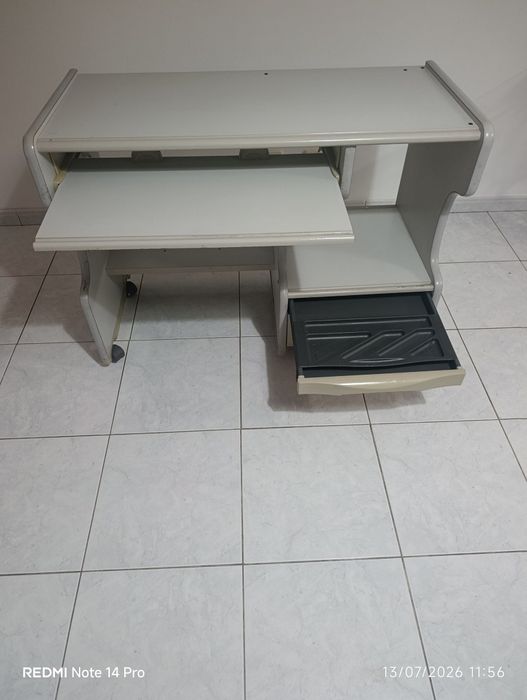 Secretária de computador